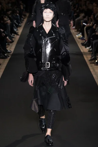 Look 25